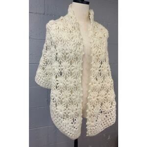 Vintage 1960s White Floral Crochet Shawl Shrug Wrap Handmade Glentex Japan